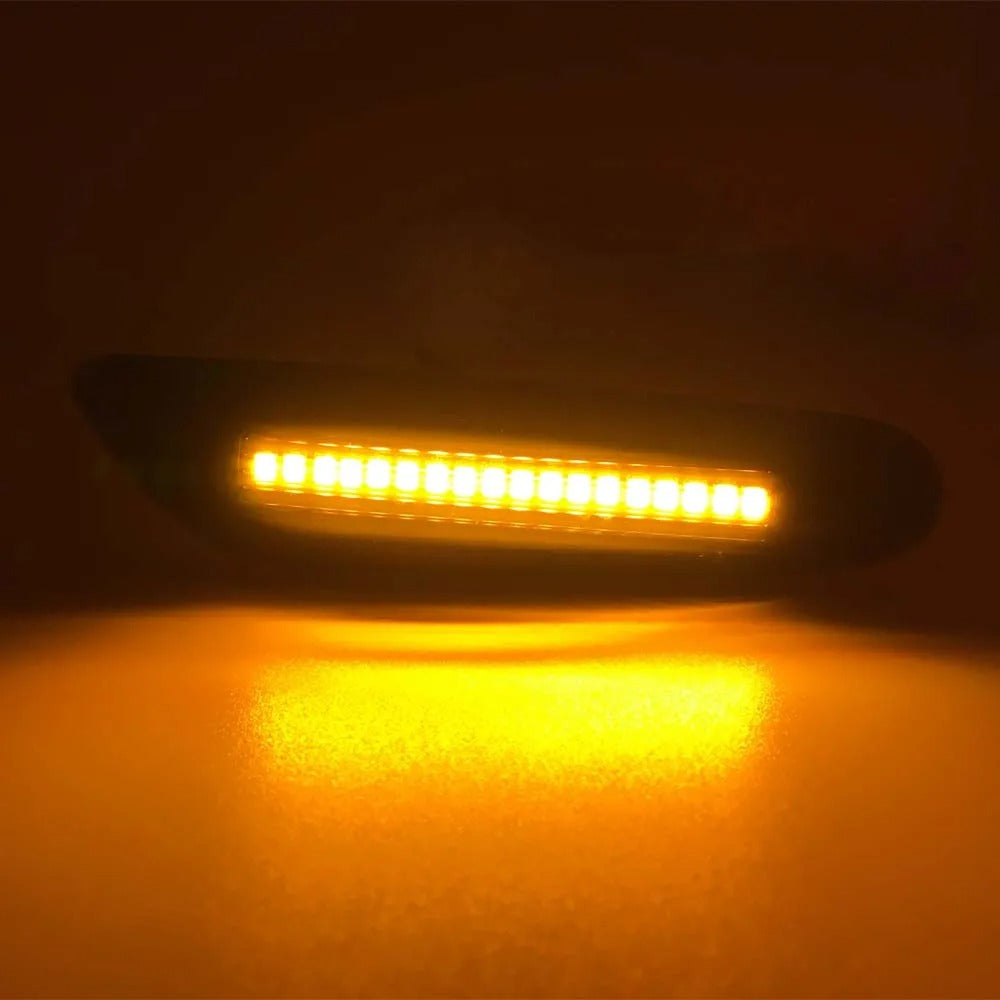 This Photo shows the Dynamic light upclose with the plug and the caratteristic, with the leds on