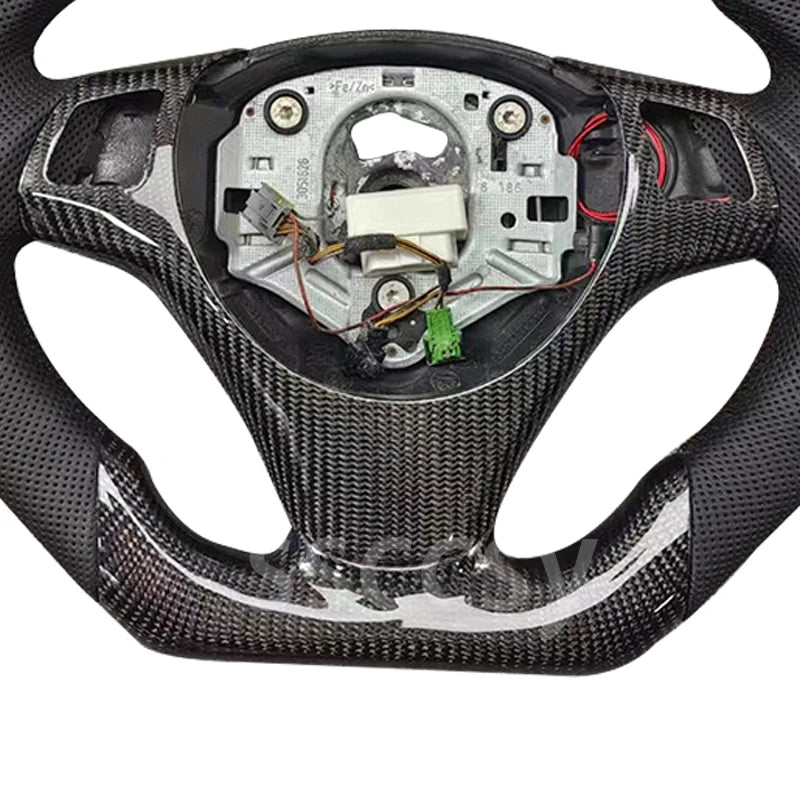Steering Wheel BMW Carbon for E60-E61-E63 here the photo shows the carbon steerin wheel up close - M-Pure Dynamics